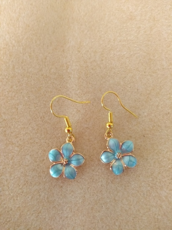 Light blue clearance flower earrings